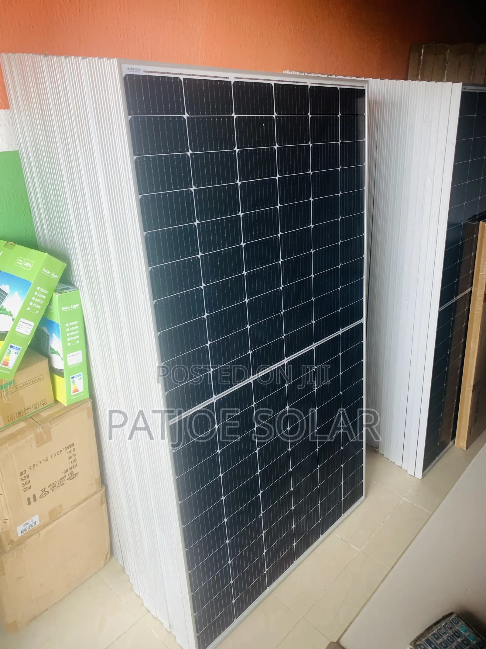 550watts Solar Panels Half Cut High Voltage Canadian Solar
