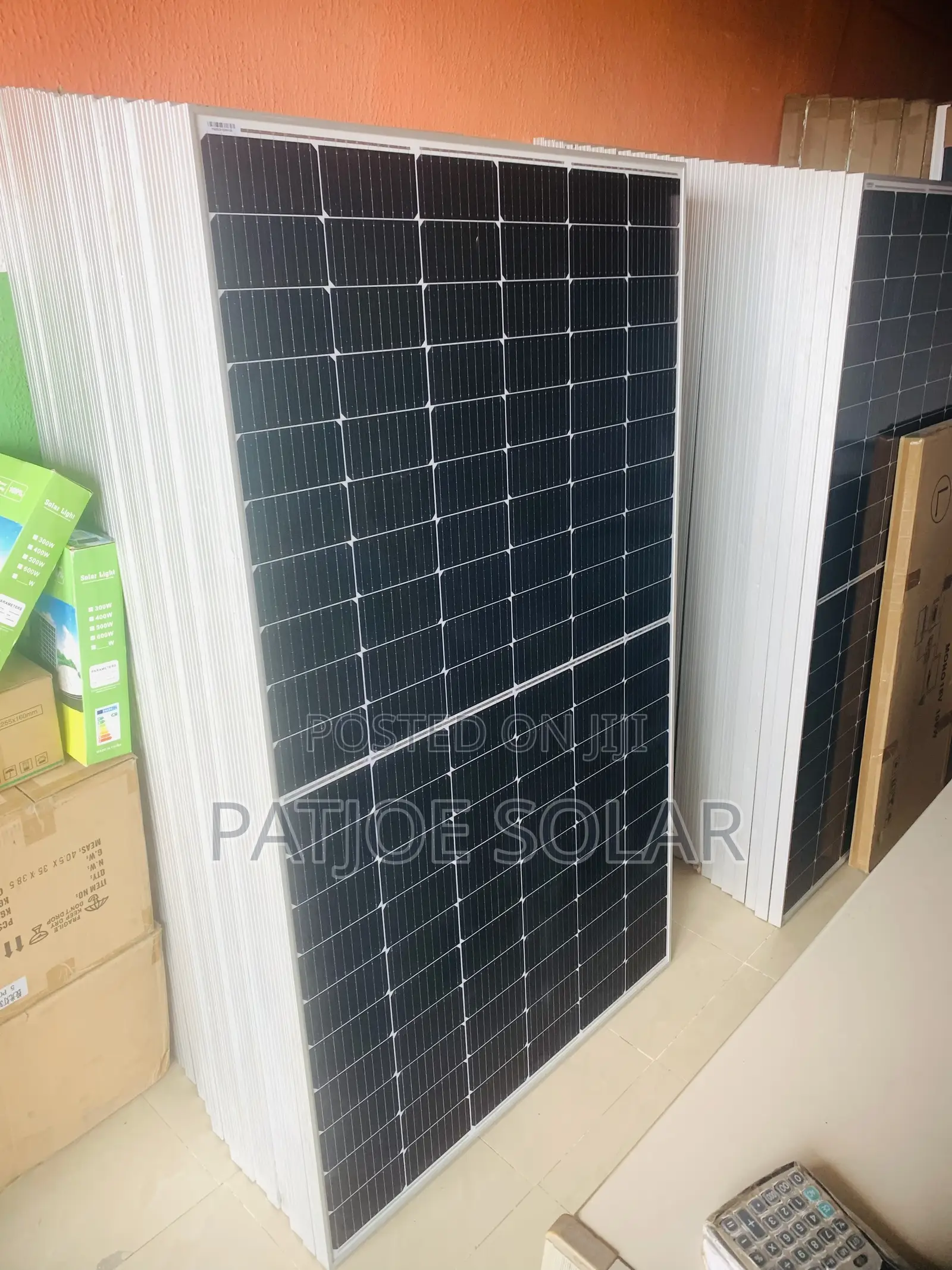 550watts Solar Panels Half Cut High Voltage Canadian Solar