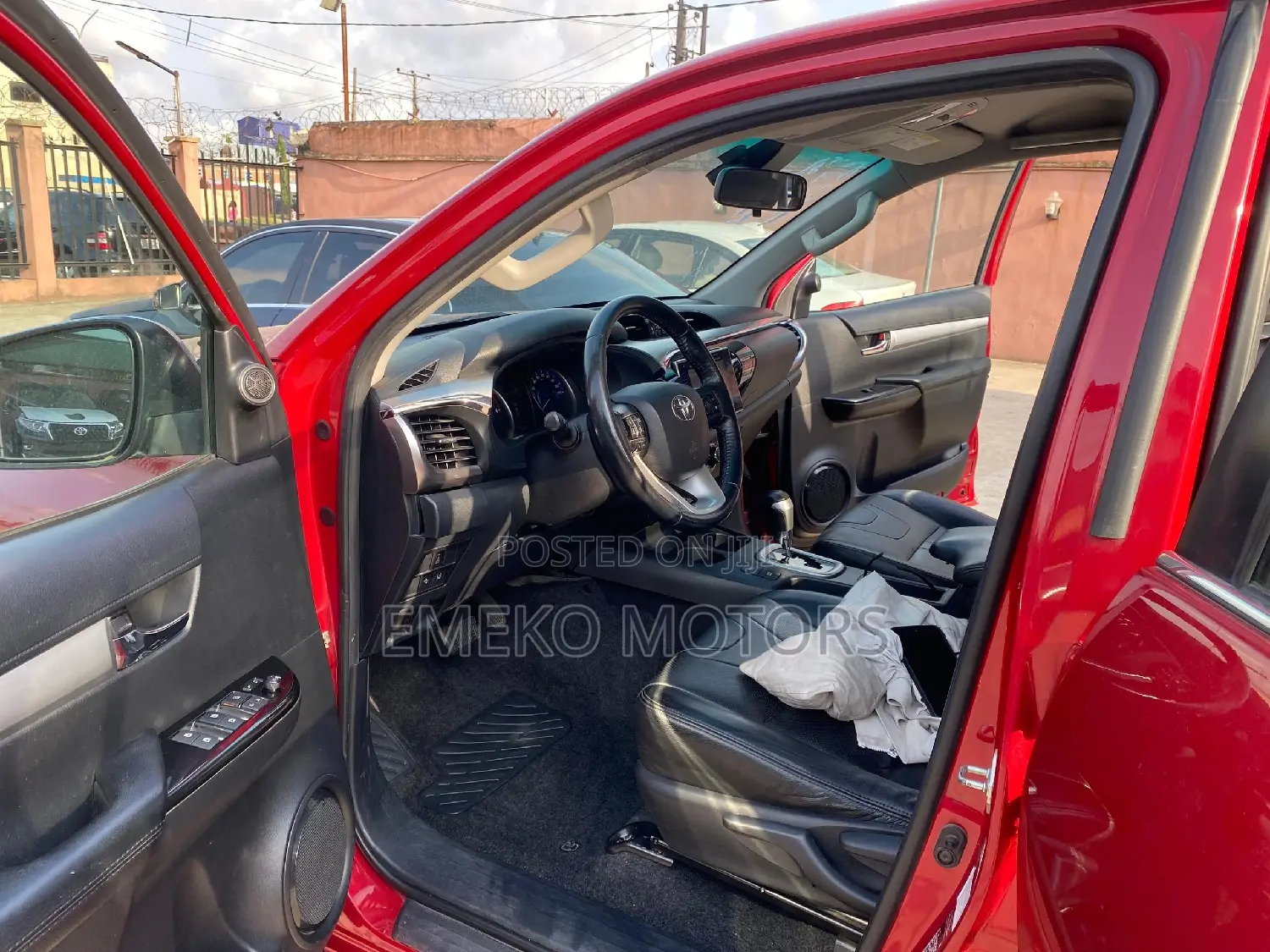 Toyota Hilux SR5 4x4 2018 Red