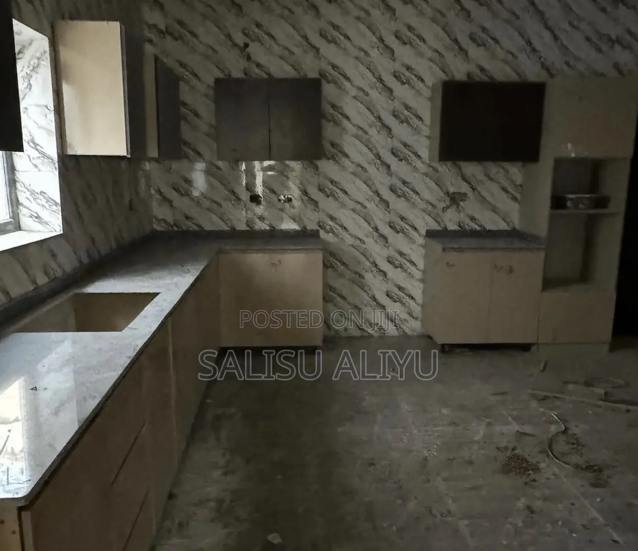 5bdrm Duplex in Jahi for sale