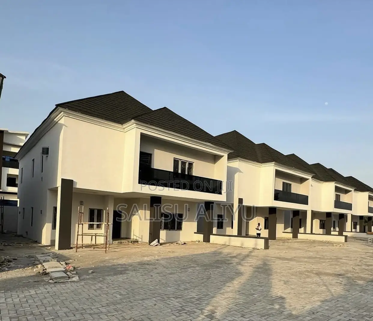 5bdrm Duplex in Jahi for sale