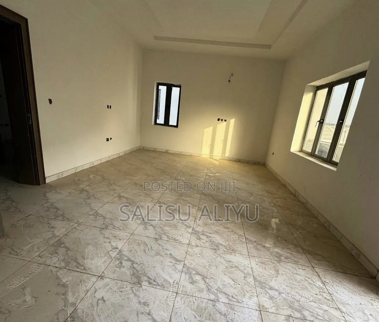 5bdrm Duplex in Jahi for sale