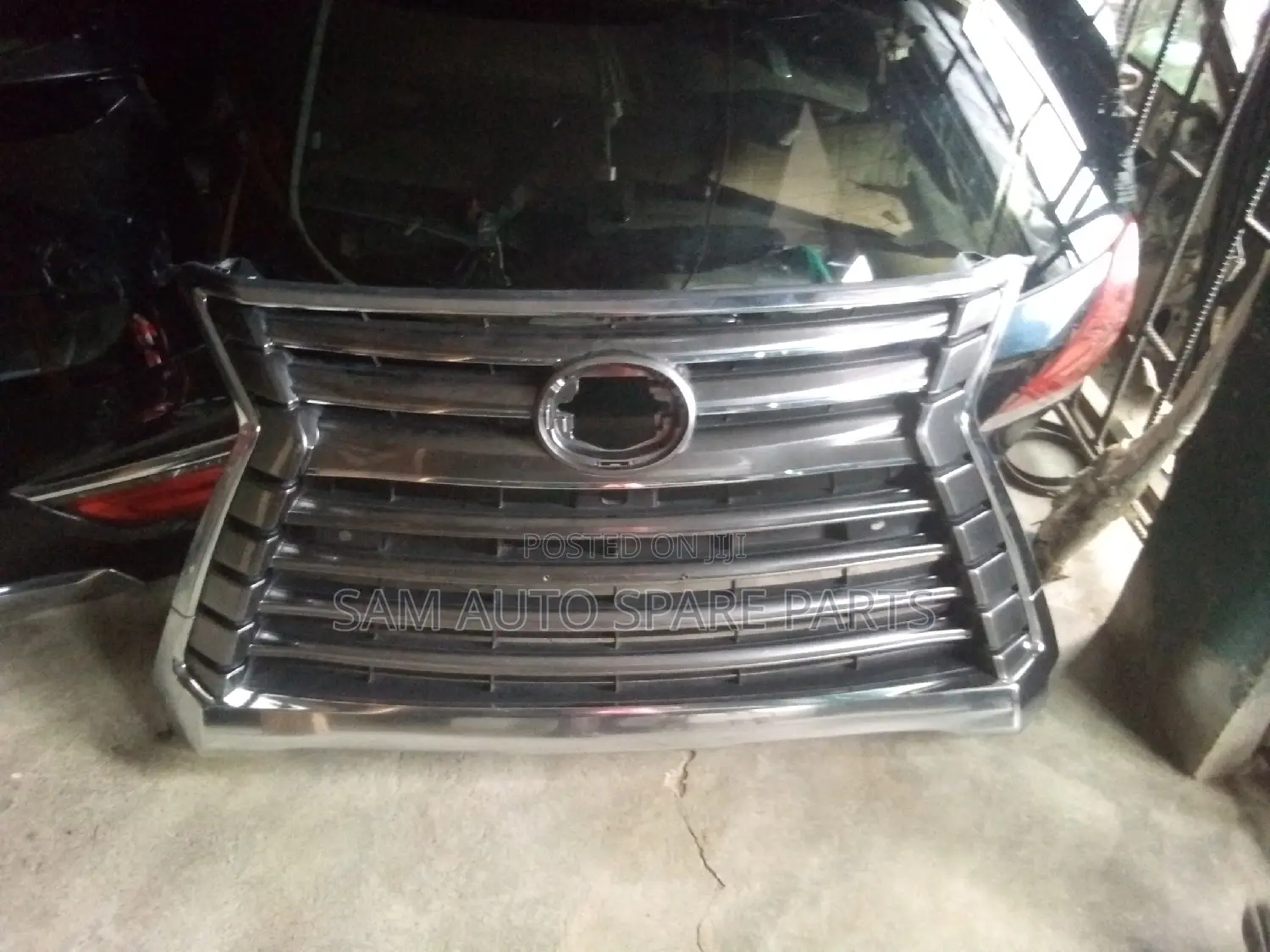 Lexus LX 570 Front Gree 2018 Model