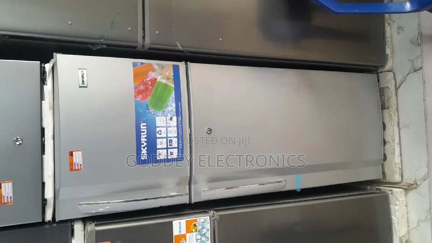 Skyrun Standing Fridge 200 Litres