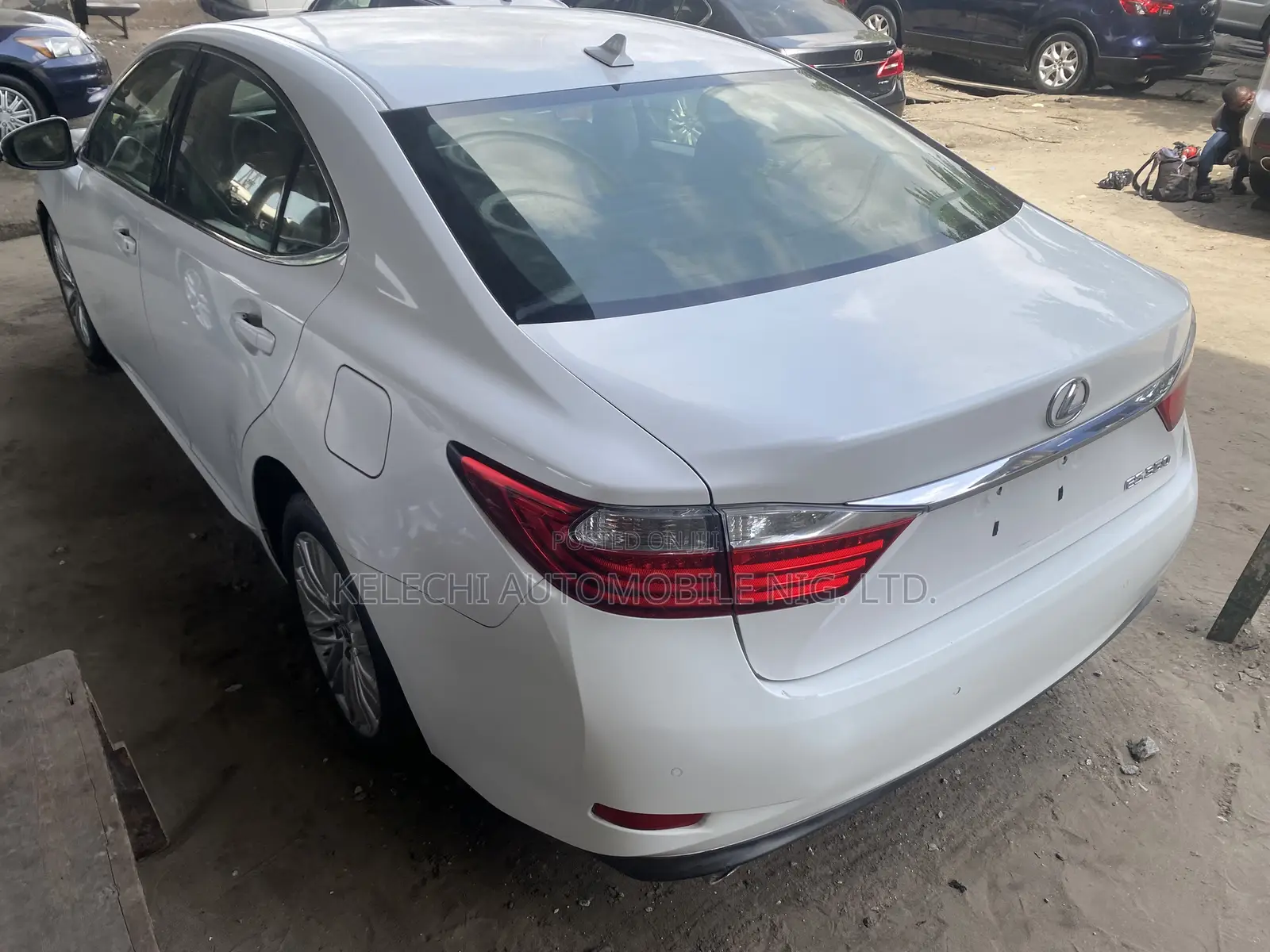 Lexus ES 350 FWD 2014 White