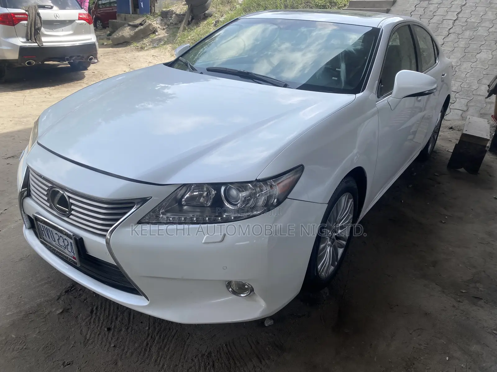 Lexus ES 350 FWD 2014 White