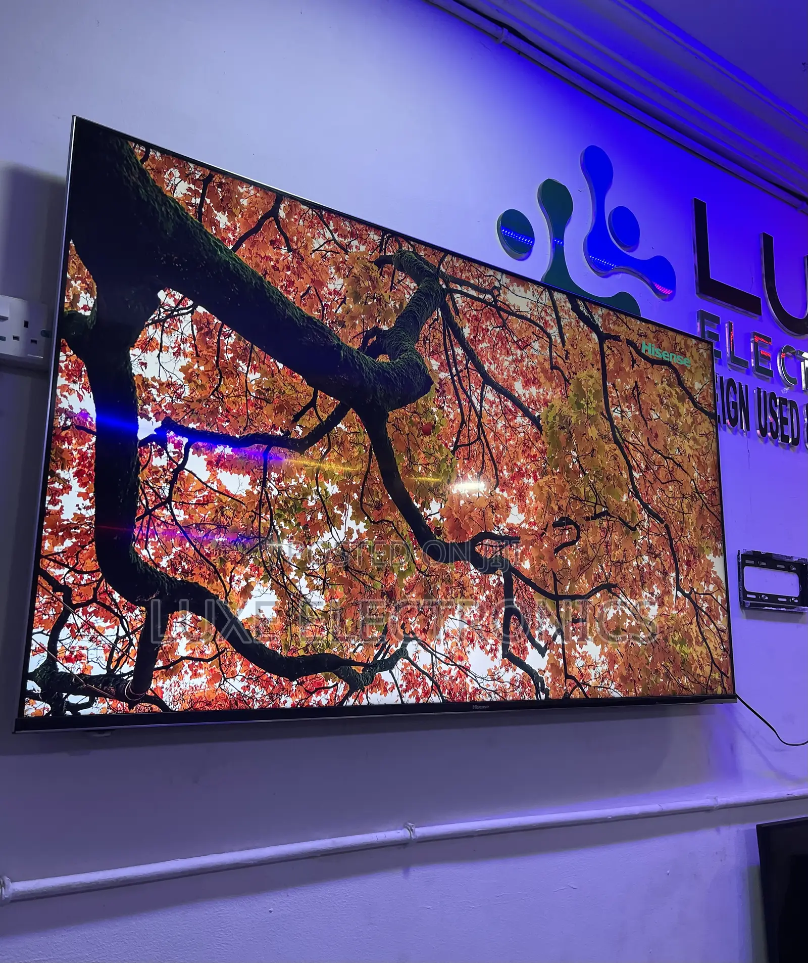 65 Inch Made In Europe Hisense ULED Frameless Smart Tv