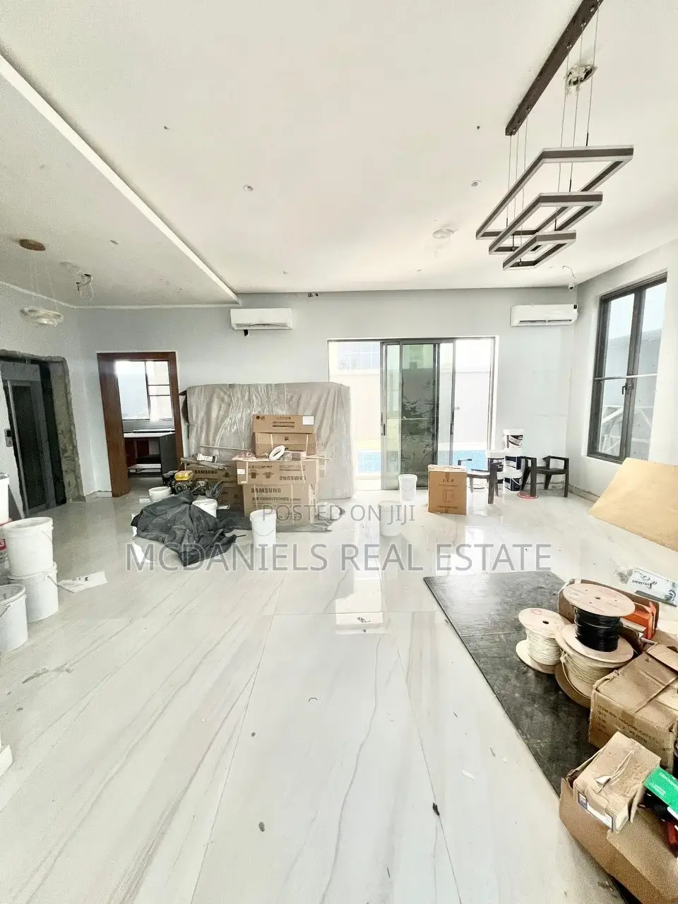 5bdrm Duplex in Banana Island for sale