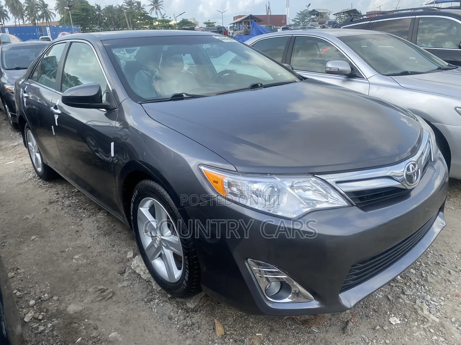 Toyota Camry LE 4dr Sedan (2.5L 4cyl 6A) 2014 Gray