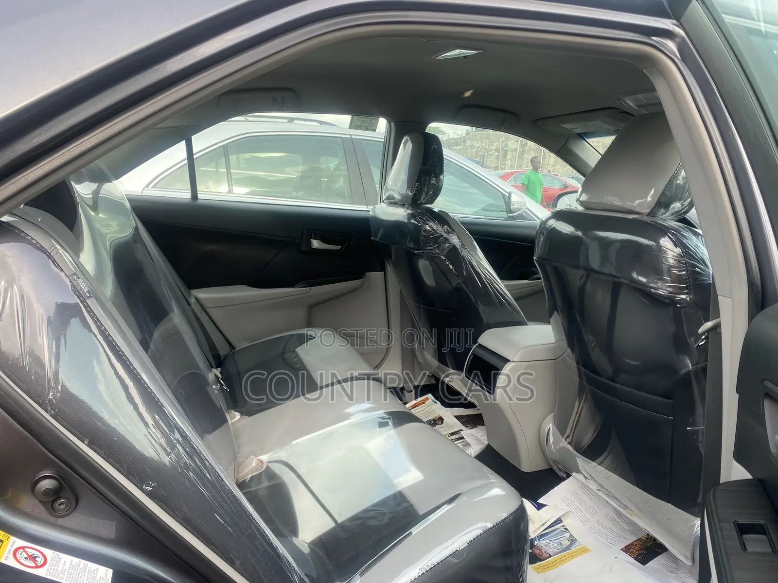 Toyota Camry LE 4dr Sedan (2.5L 4cyl 6A) 2014 Gray