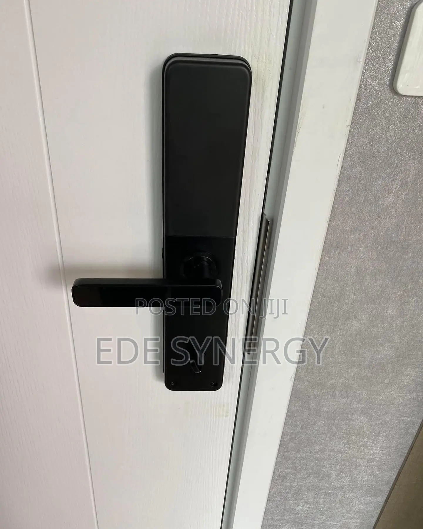 Advanced Fingerprint, Face ID Smartlock. Swift Delivery