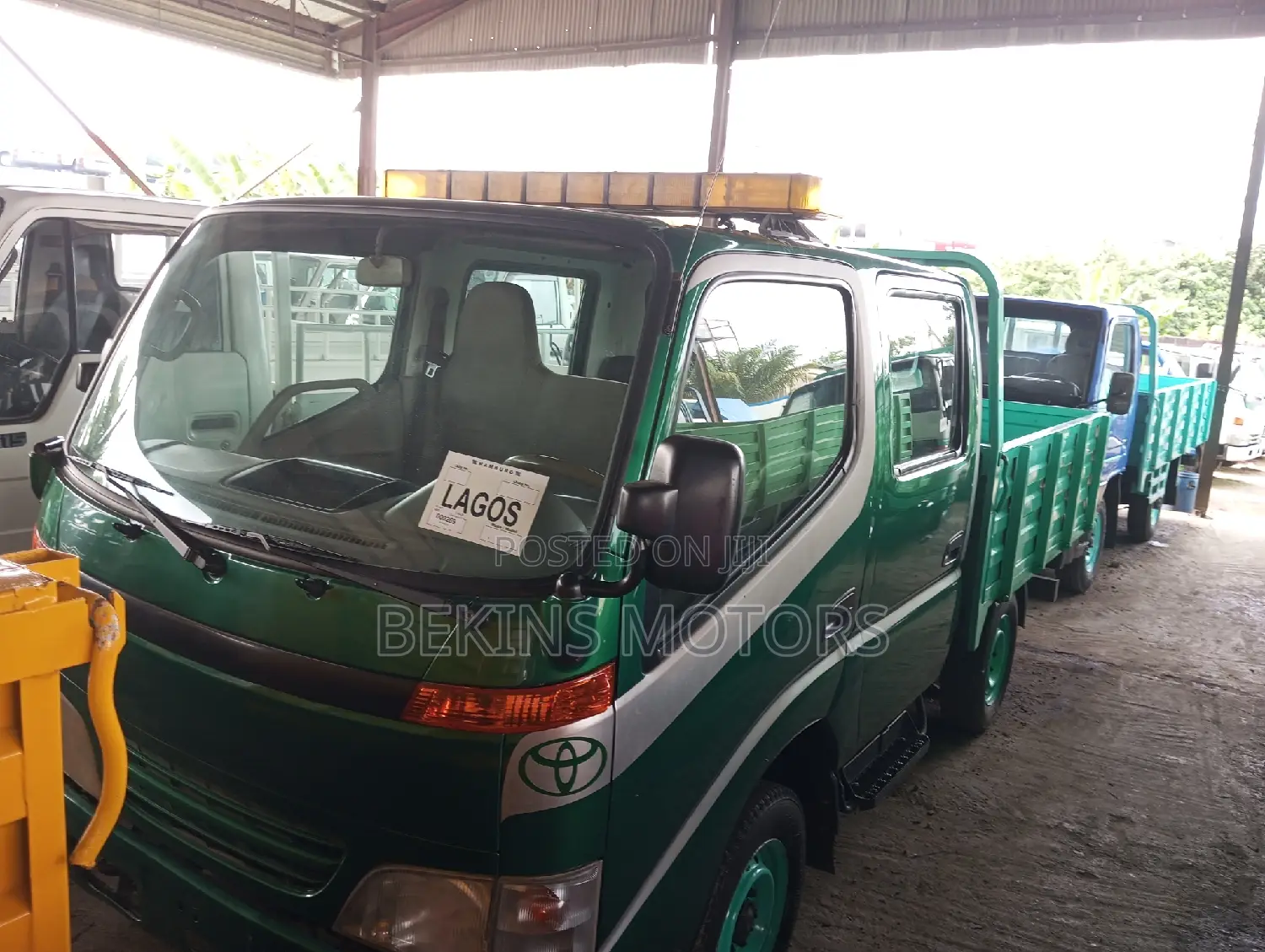 Toyota Regius 2005 Green
