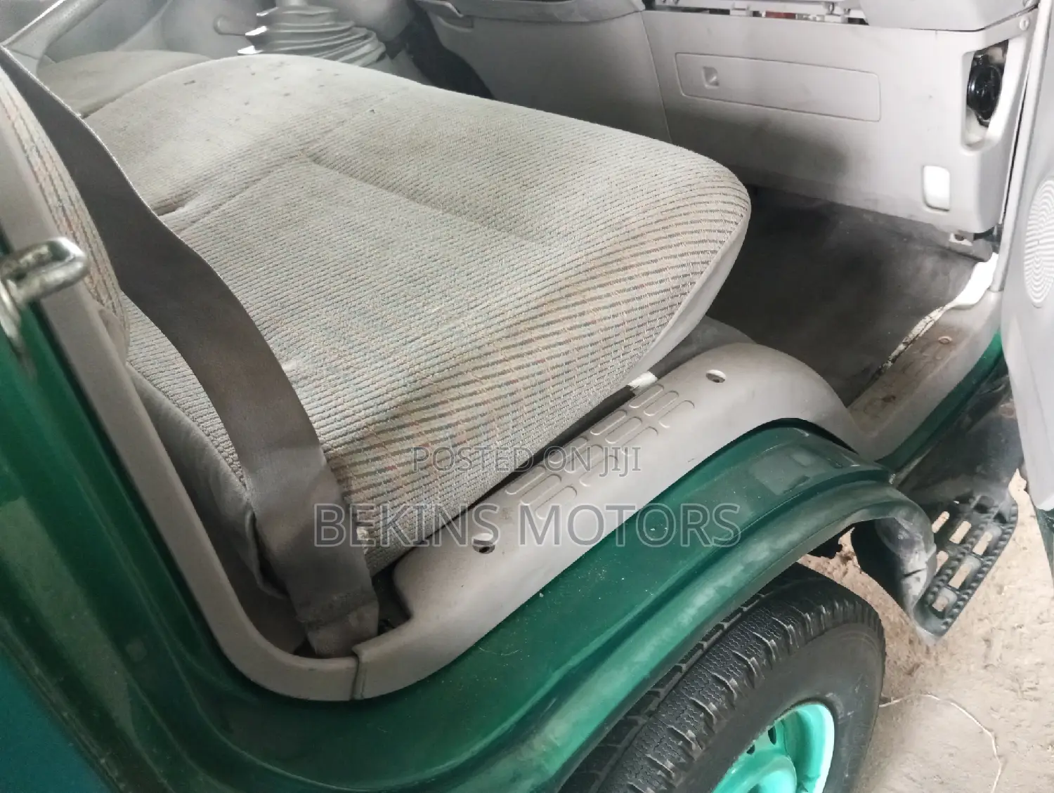 Toyota Regius 2005 Green
