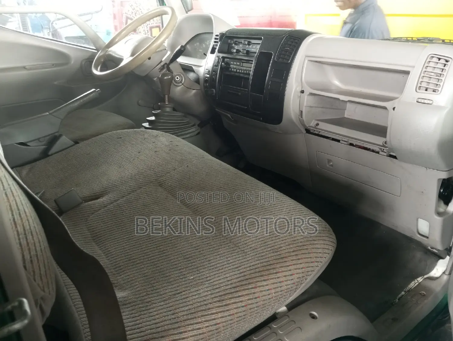 Toyota Regius 2005 Green