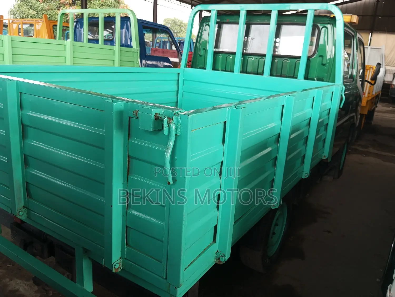 Toyota Regius 2005 Green