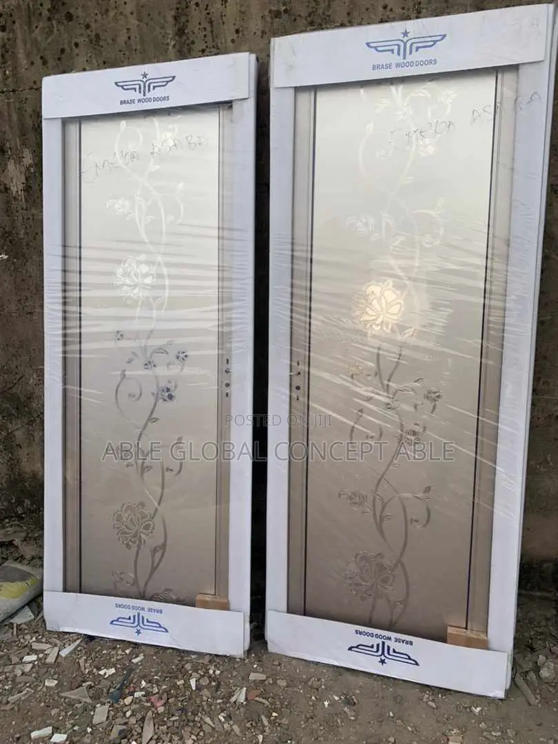 Toilet Shinny Gold Glass Door