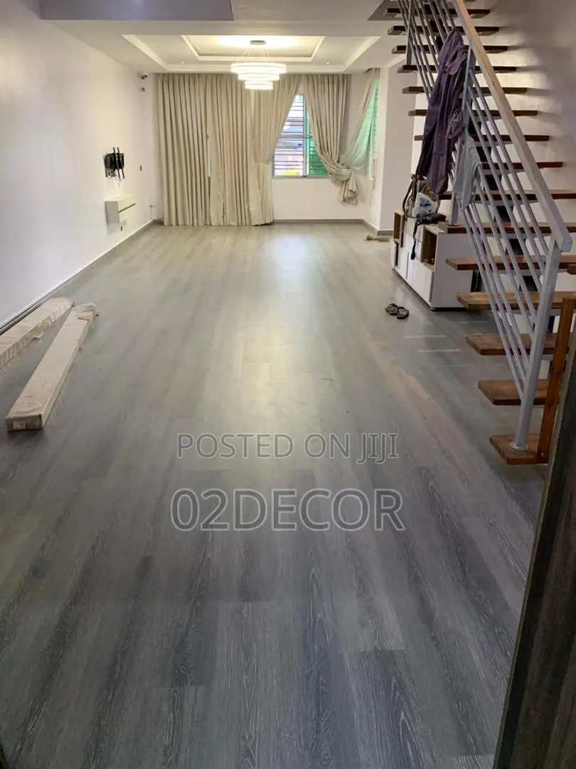 Wooden Flooring 8mm Thickness