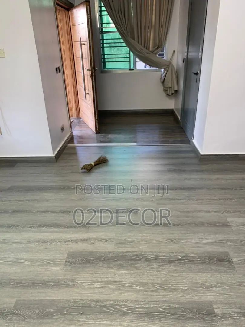 Wooden Flooring 8mm Thickness
