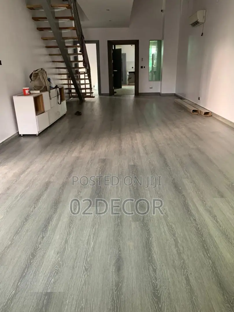 Wooden Flooring 8mm Thickness