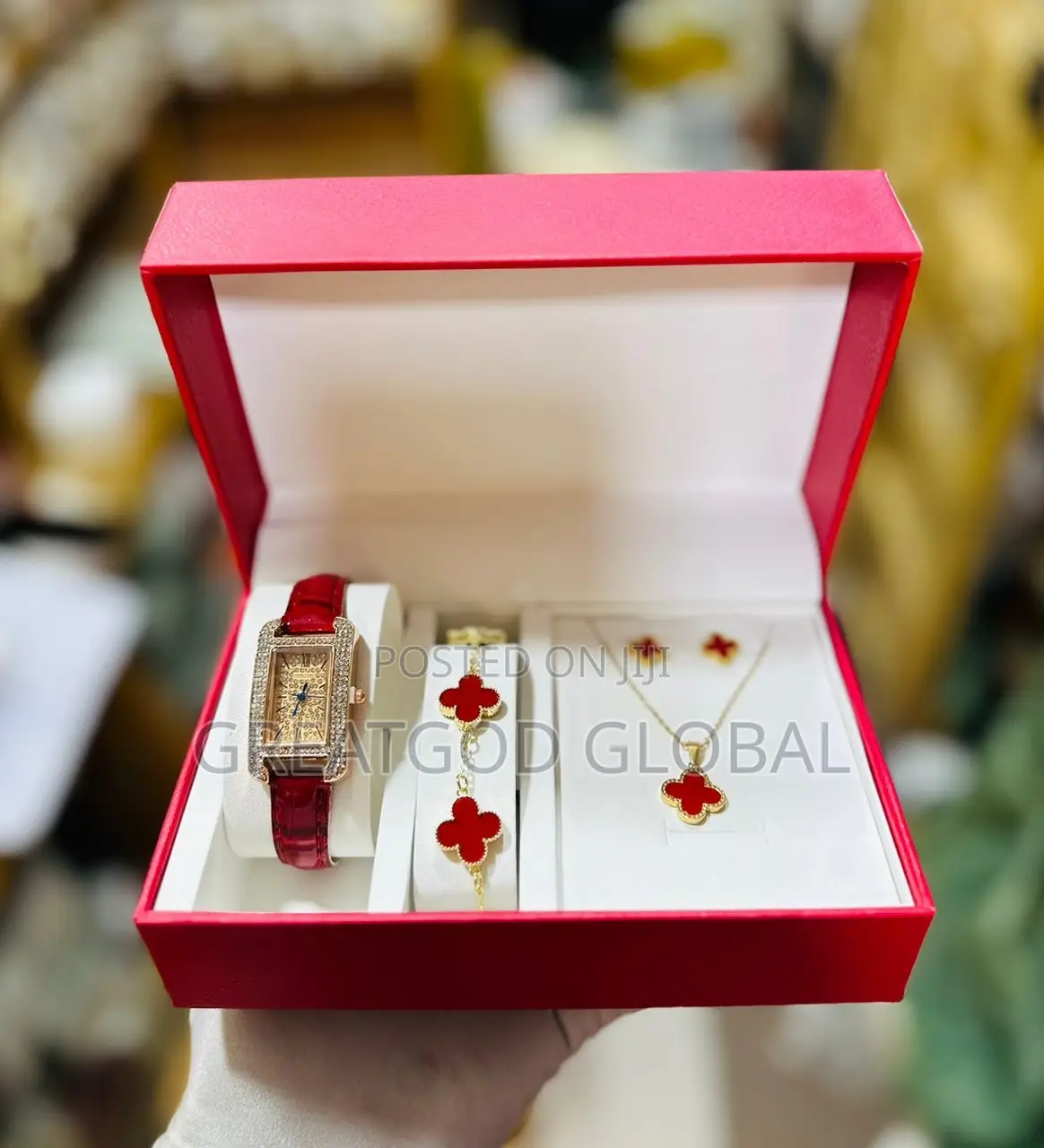 Ladies Wristwatch Set Wears VCA Set