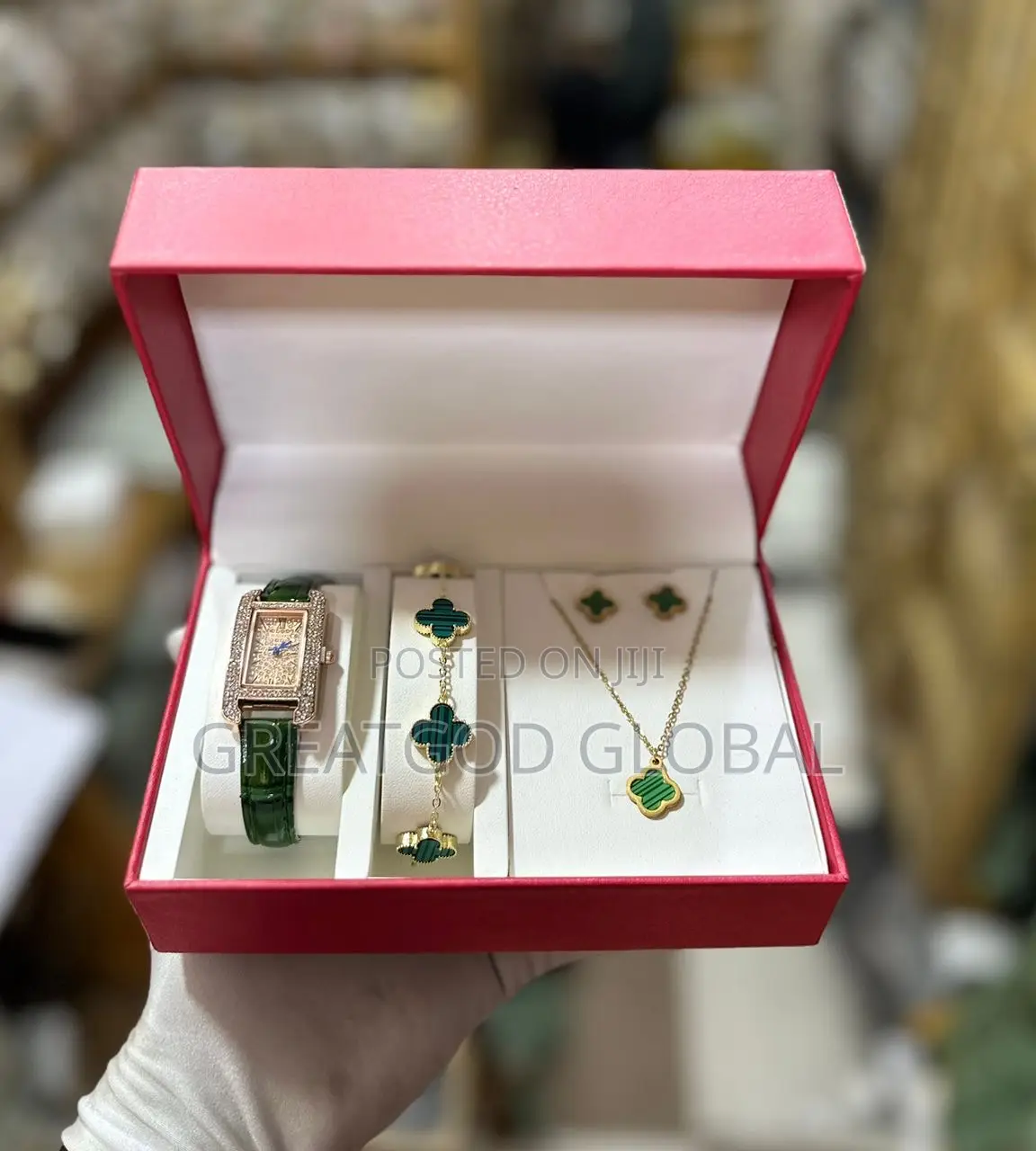 Ladies Wristwatch Set Wears VCA Set