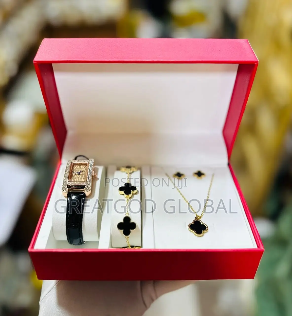 Ladies Wristwatch Set Wears VCA Set