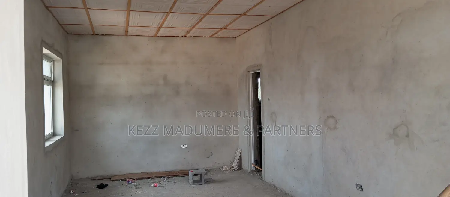 To Let Duplex Shop Around Rumuokwuta Flyover