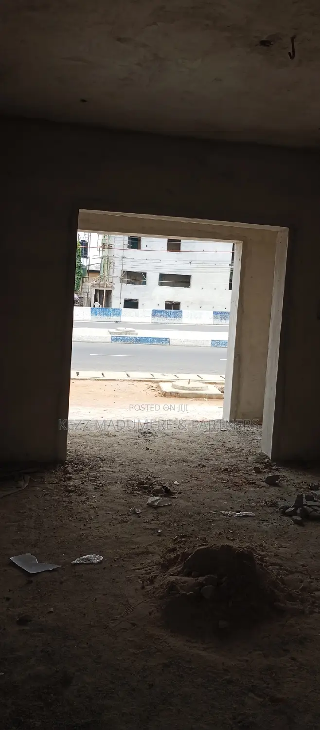 To Let Duplex Shop Around Rumuokwuta Flyover
