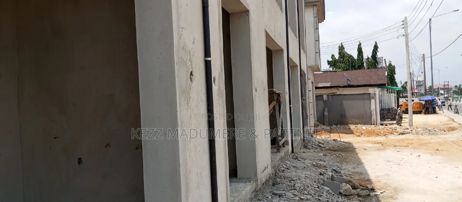 To Let Duplex Shop Around Rumuokwuta Flyover