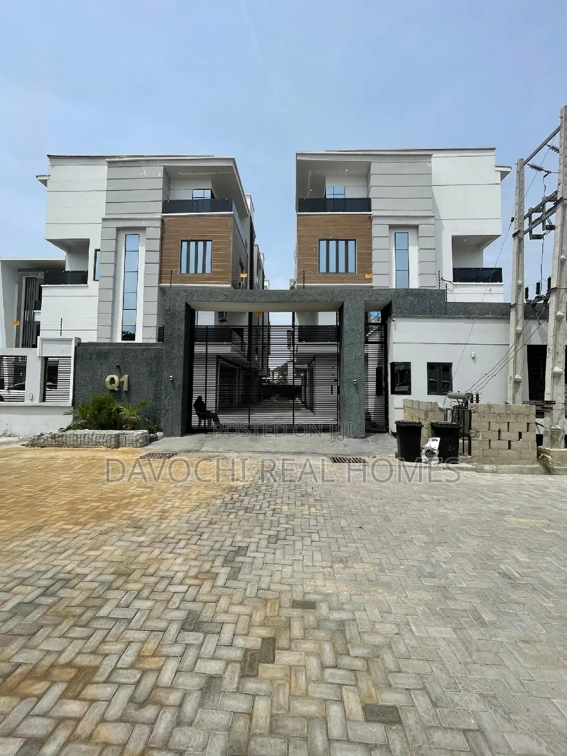 4bdrm Maisonette in Chevron Drive, Lekki for sale