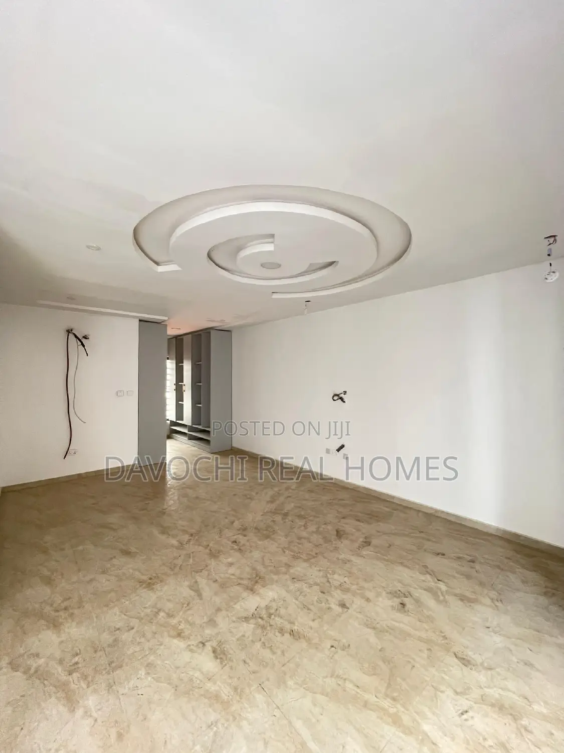 4bdrm Maisonette in Chevron Drive, Lekki for sale