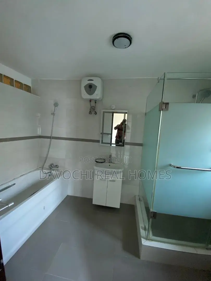 5bdrm Duplex in Lekki Phase One for rent