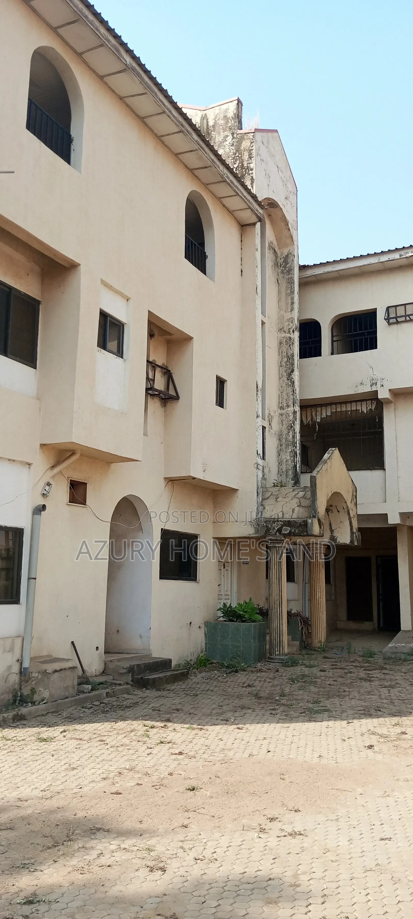 24 Rooms Hotel for Sale