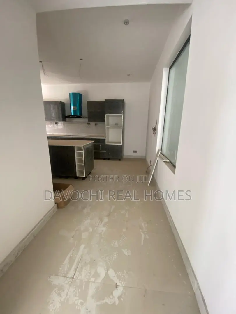 4bdrm Maisonette in Lekki Phase One for rent