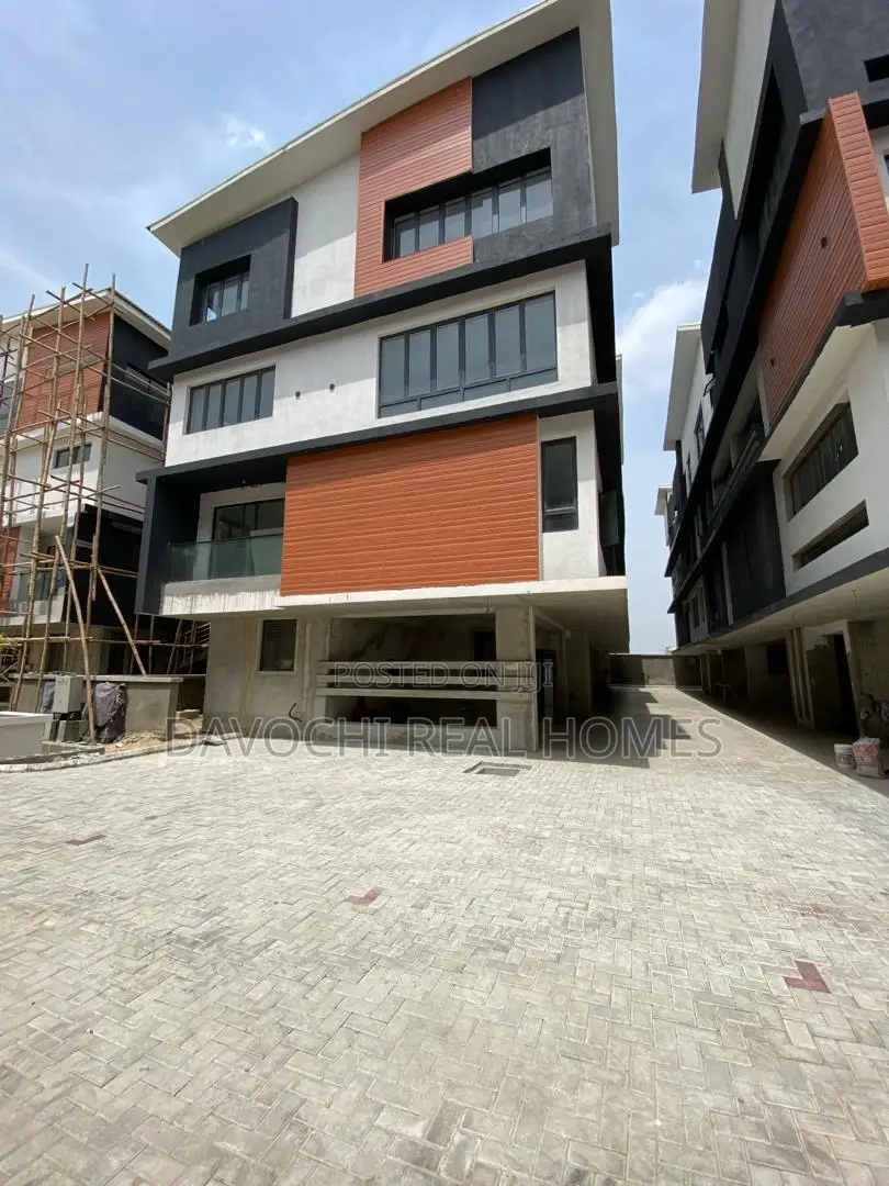 4bdrm Duplex in Lekki Phase One for rent