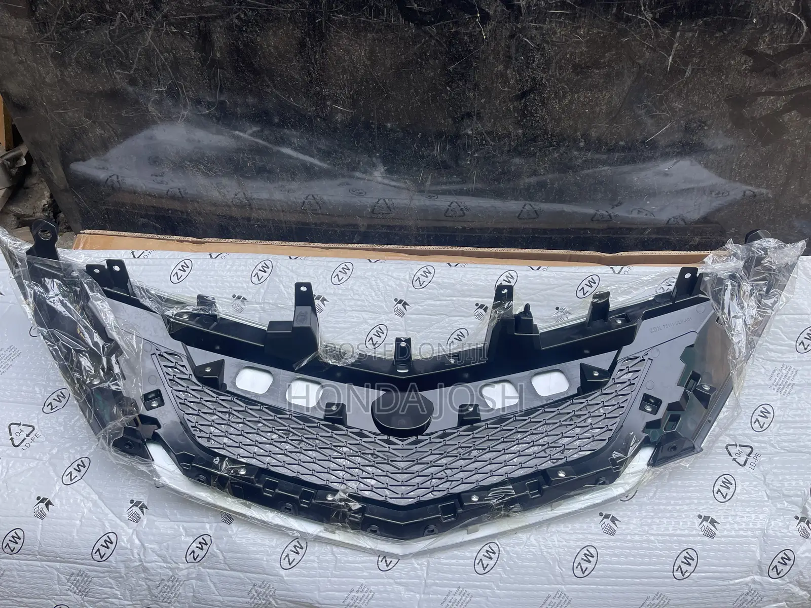 Front Grille 2010/2015 Model Acura ZDX (BRAND NEW)