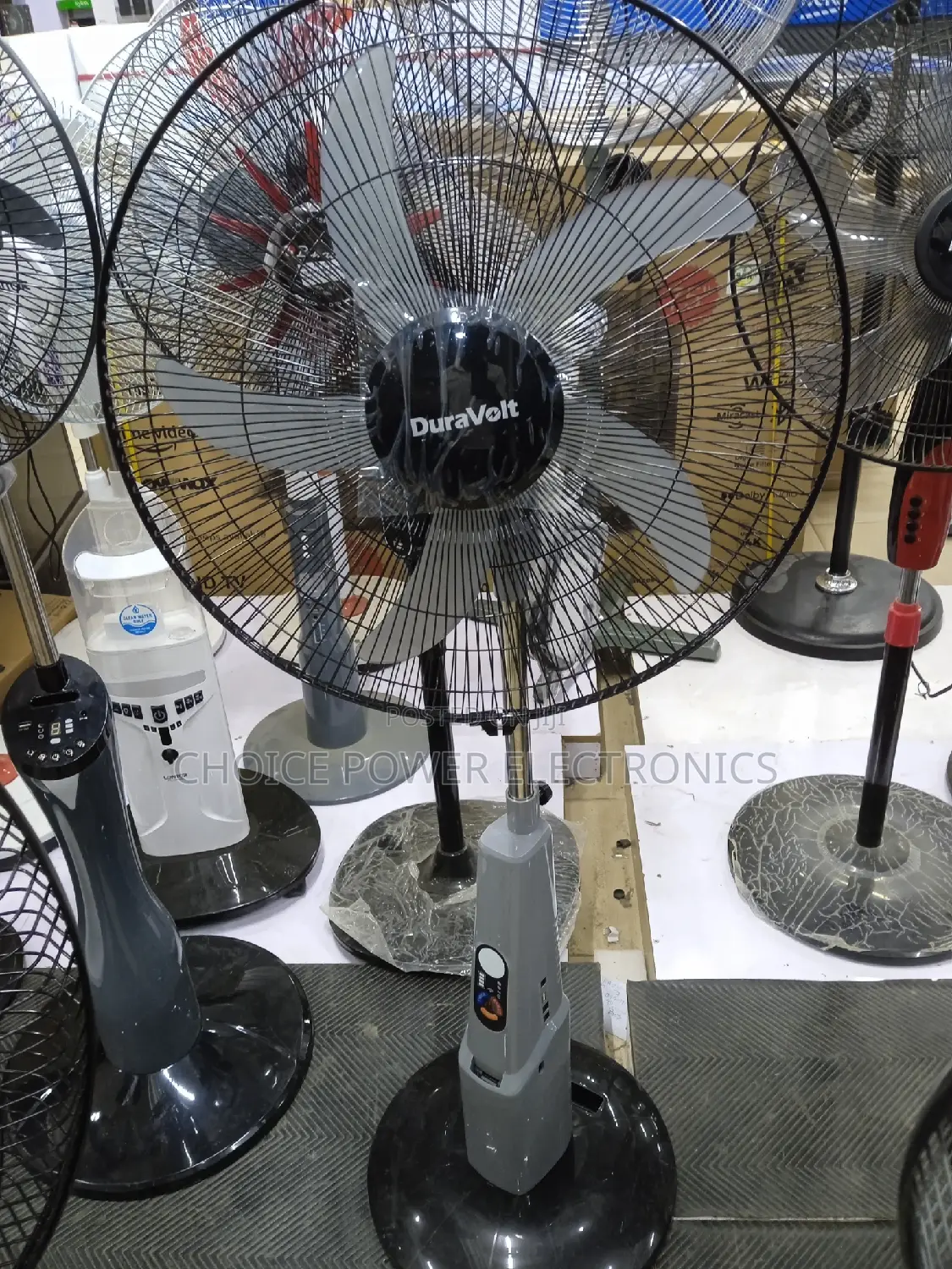 Duravolt Reachable Fan With Littum Battery 18inches