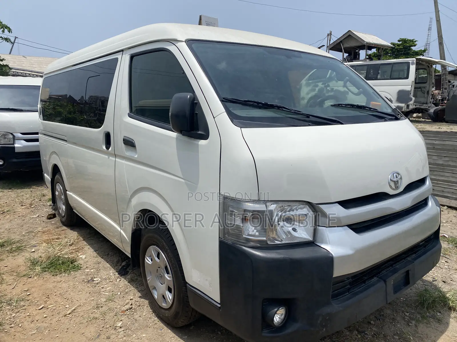 Toyota HiAce 2014 White