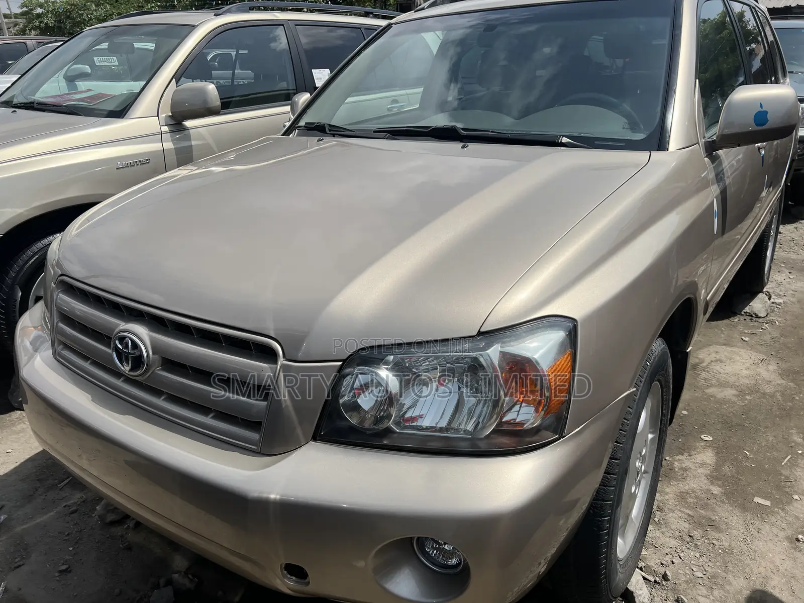 Toyota Highlander 2004 Gold