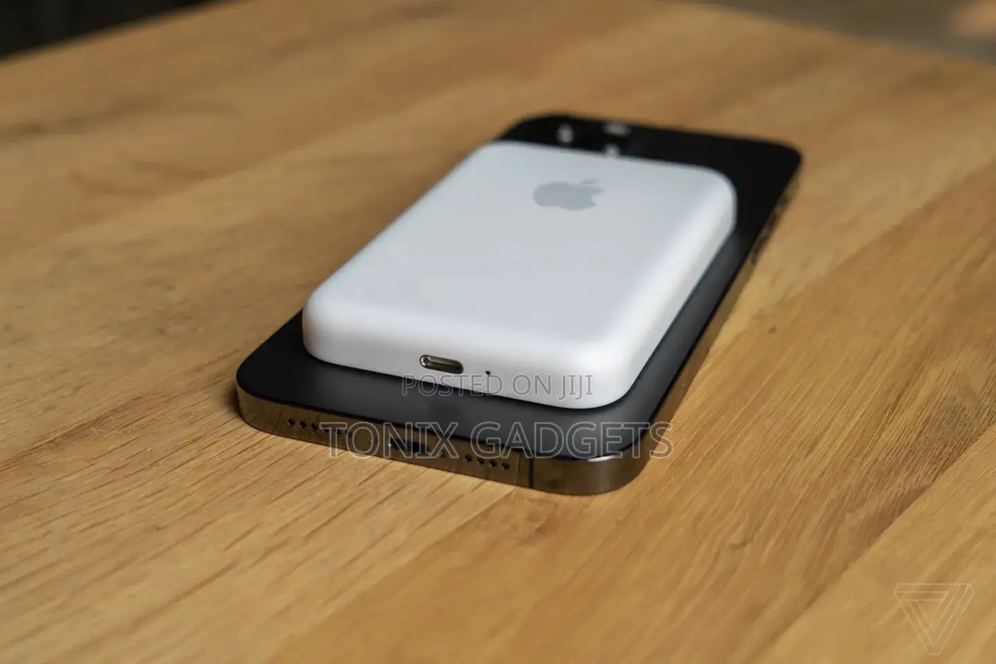 Magsafe Battery Pack - Magnetic Wireless Charging