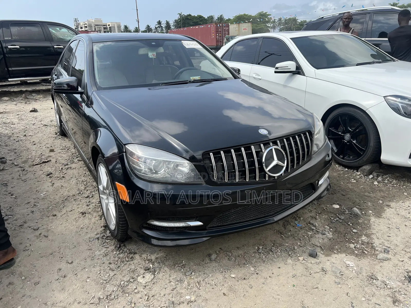 Mercedes-Benz C300 2016 Black