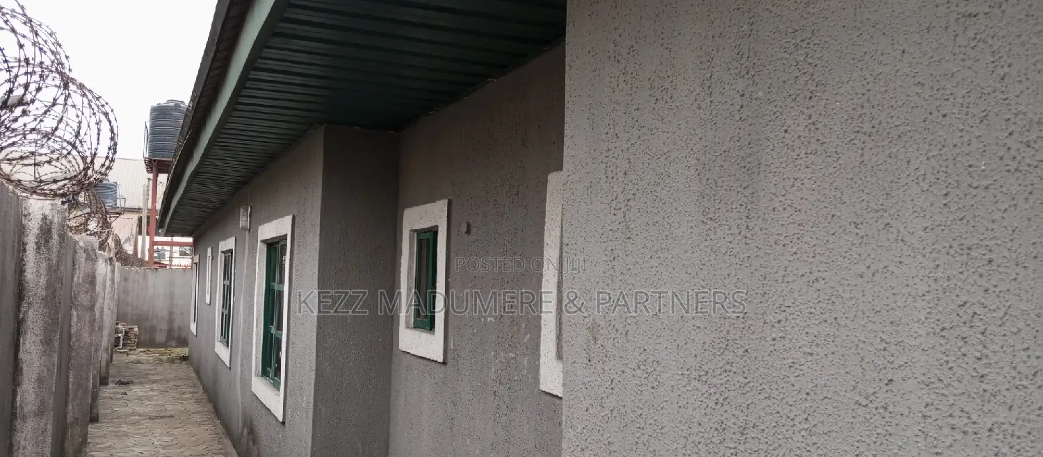 4bdrm Bungalow in Akwaka , Rumuodomaya, Port-Harcourt for sale
