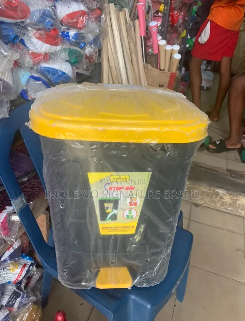 20L Plastic Pedal Bin or Trash Bin
