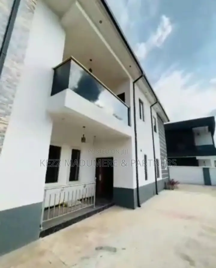 4bdrm Duplex in Valley Estate , Near for sale