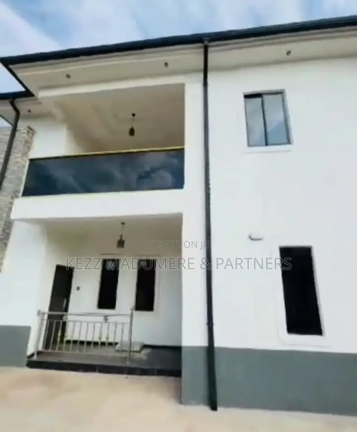 4bdrm Duplex in Valley Estate , Near for sale