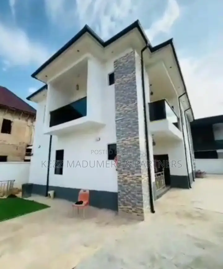 4bdrm Duplex in Valley Estate , Near for sale