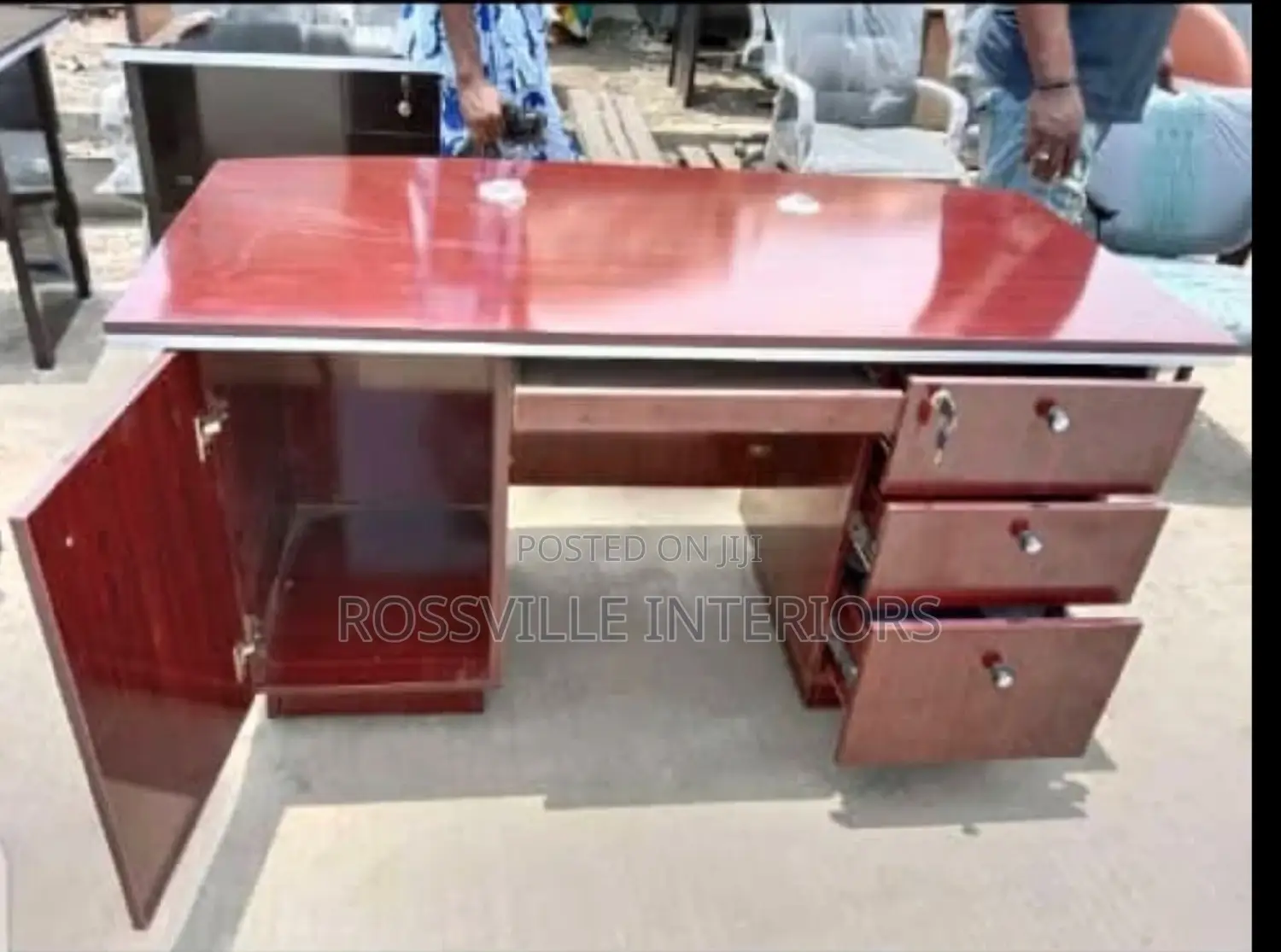 Quality Executive Wooden Office Table With Drawers