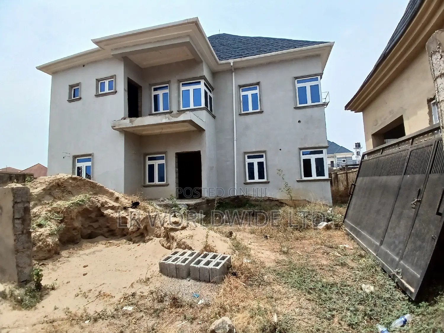 4bdrm Duplex in Lugbe District for sale