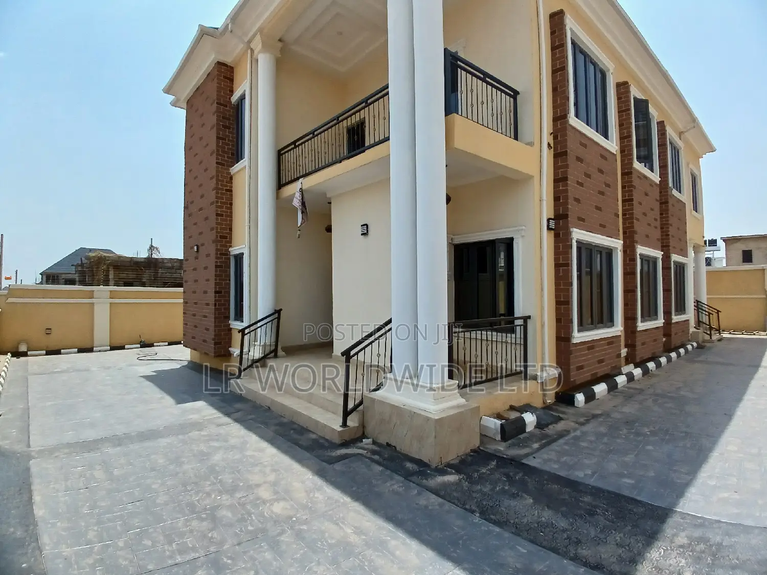 5bdrm Duplex in Lugbe District for sale