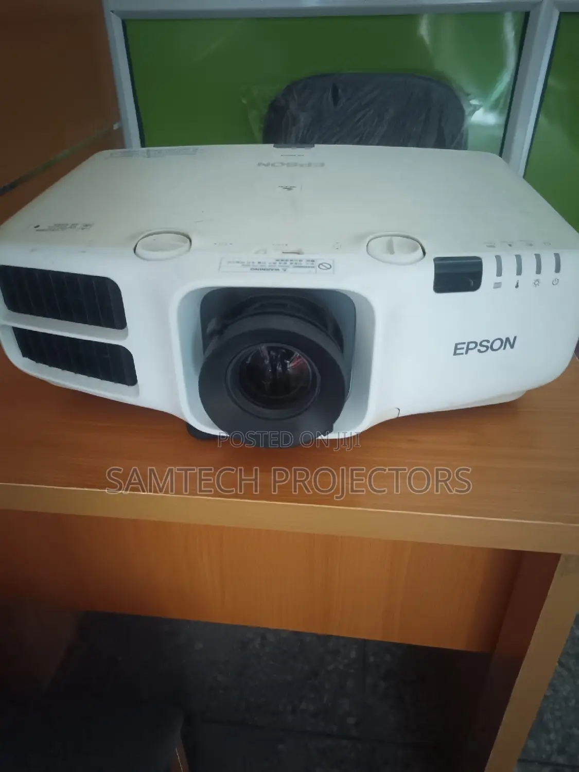London Used Large Venue 7,000 Lumens. In Lekki, Ph, Ikeja.